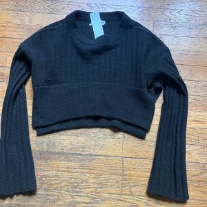 urban outfitters cropped sweater xs